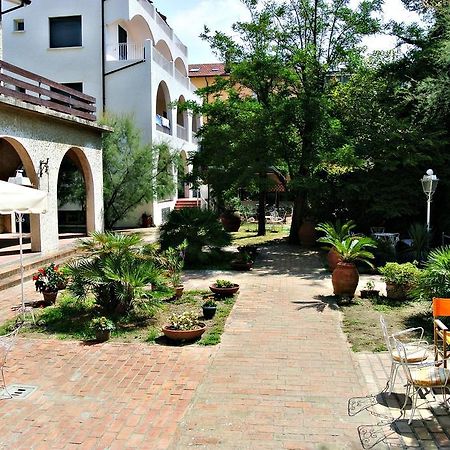 Hotel Villa Furia เบลลาเรีย-อีเจอา มารีนา ภายนอก รูปภาพ